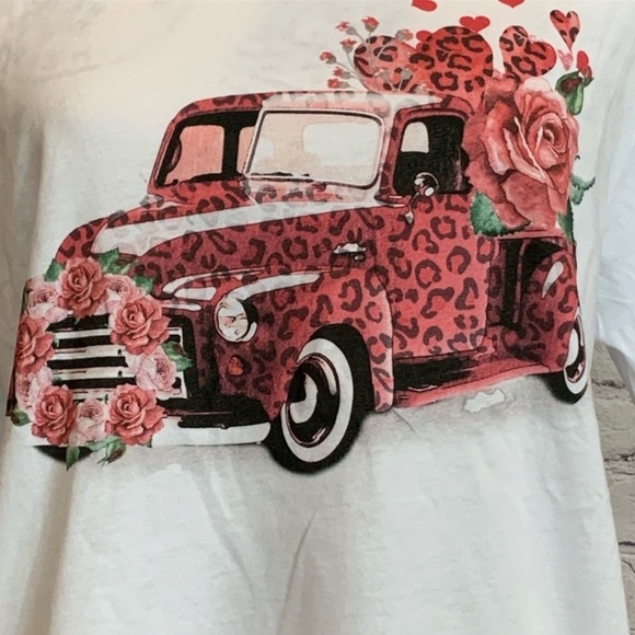 Bella+Canvas Women’s Leopard Truck Heart Tee NIP - Picture 3 of 3